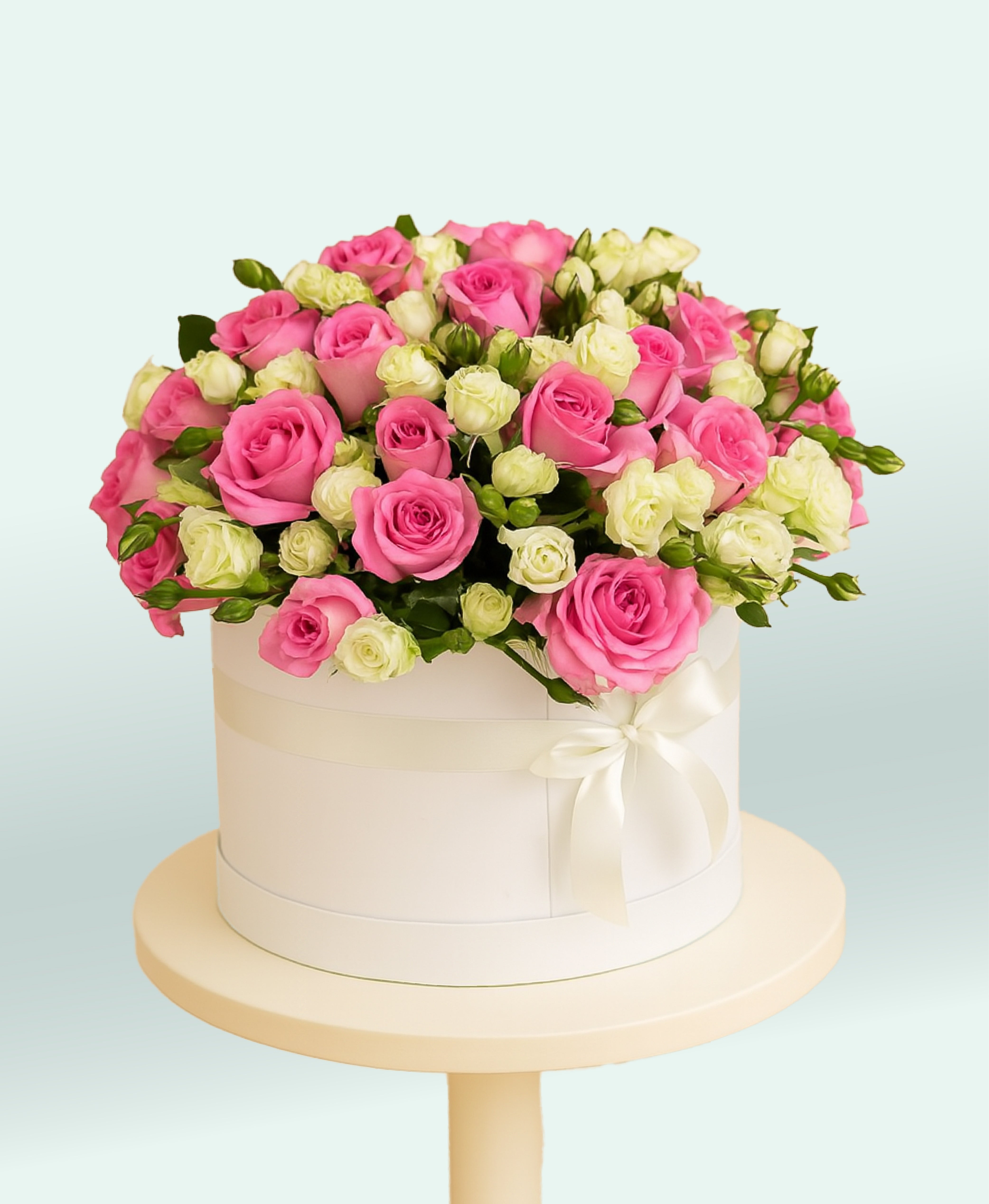 Blush & Ivory Bloom Box – Pink Roses & White Spray Roses